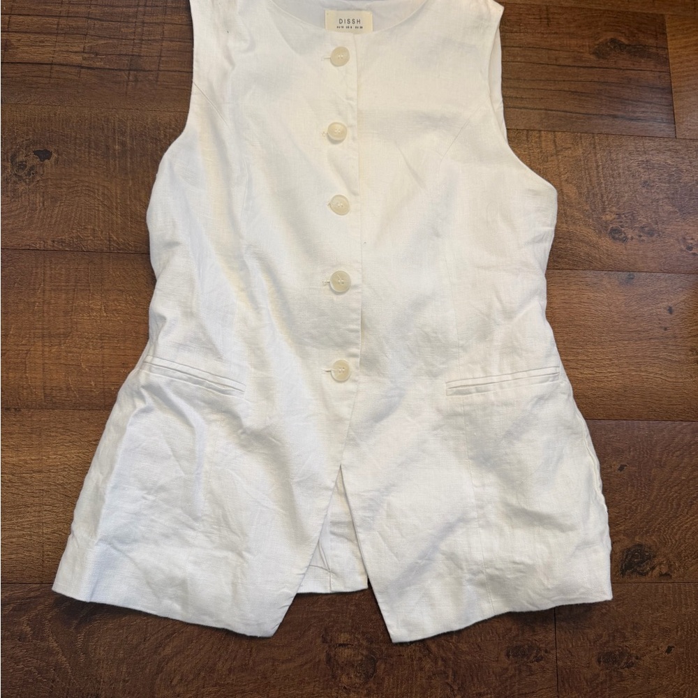 Dissh White Sleeveless Button Front Linen Blend Vest
